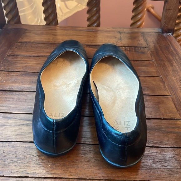 naturalizer Leather Flats - Picture 3 of 4